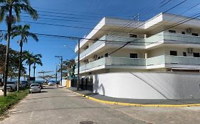 Apartamento à 30 metros da Praia das Toninhas